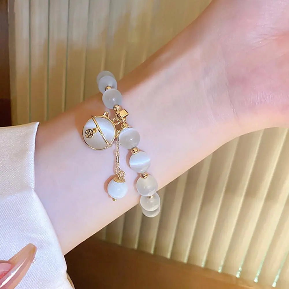 Bracelet à perles avec pendentif chat porte-bonheur