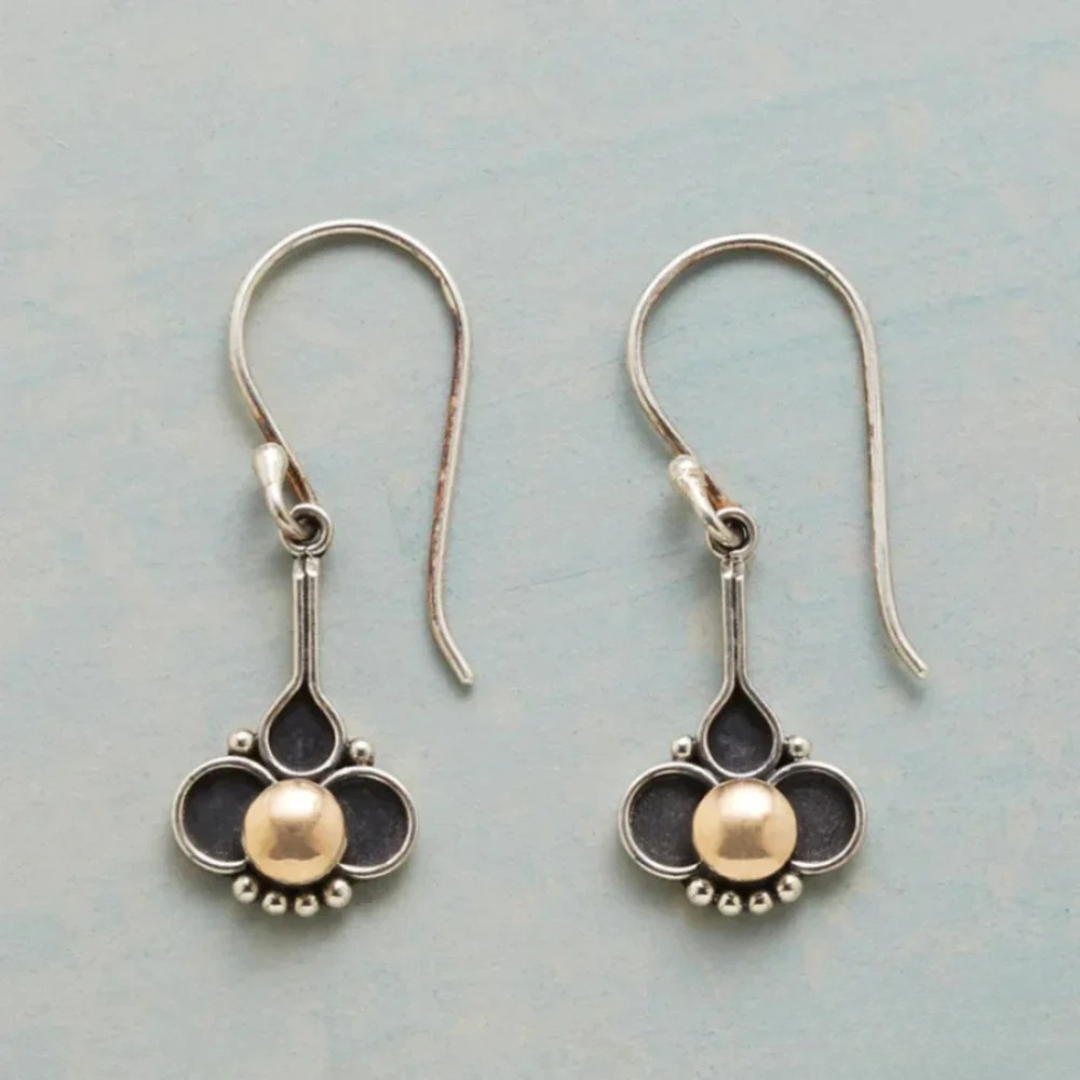Boucles d’oreilles élégantes trèfle en argent avec perles