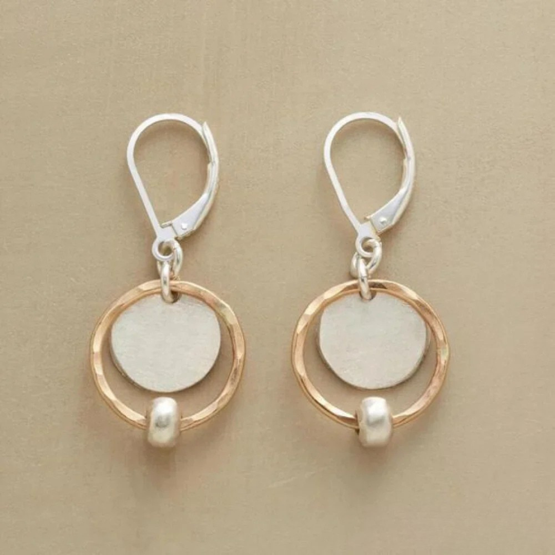 Boucles d’oreilles chic en or et en argent avec perles